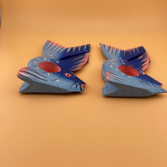 1980s Fish Wooden Napkin Rings Set of 2 - Blue and Pink - Picture 5 of 6